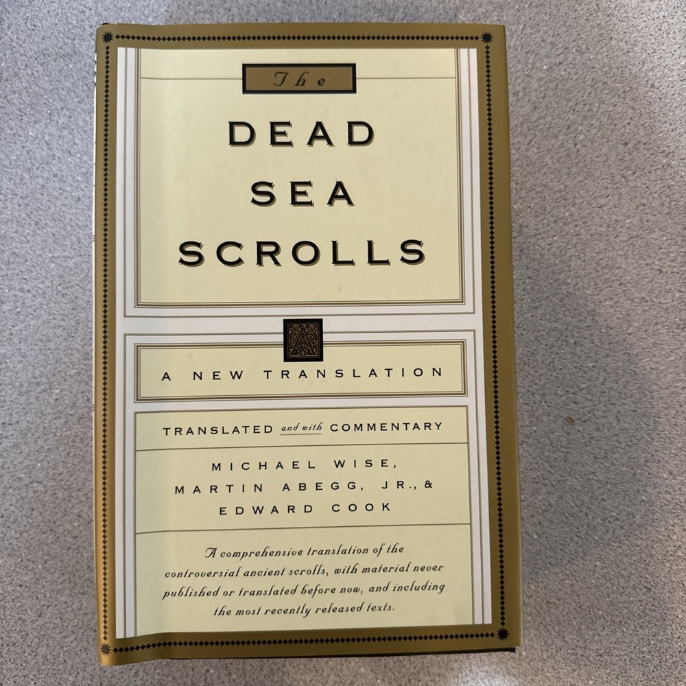The Dead Sea Scrolls: A New Translation - hardcover Michael O. Wise|Martin G...